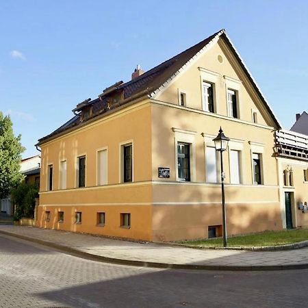 "Ferienwohnung Am Schloss" - Ferienwohnung Mit Blick Auf Das Barbyer Schloss, 5 Gehminuten Bis Zur Elbe Экстерьер фото