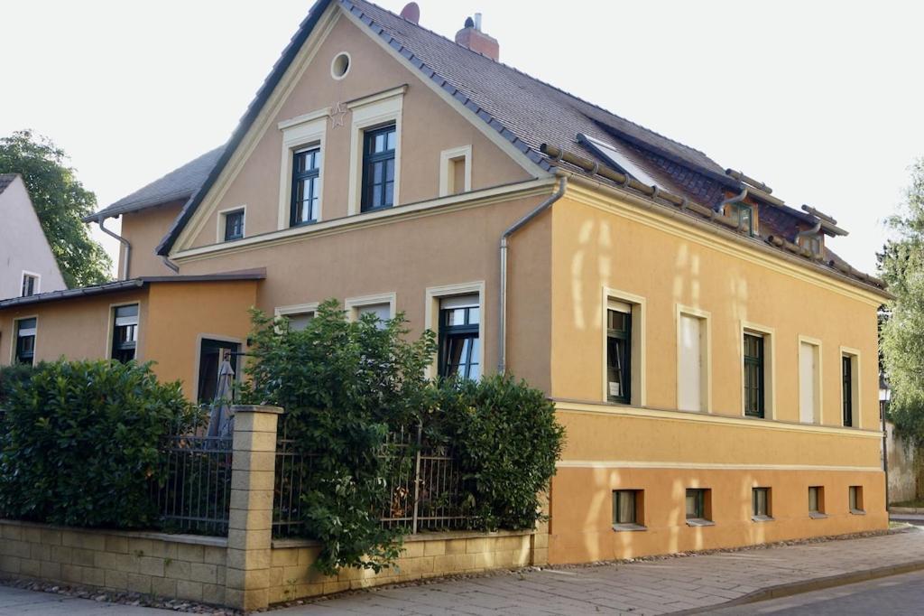 "Ferienwohnung Am Schloss" - Ferienwohnung Mit Blick Auf Das Barbyer Schloss, 5 Gehminuten Bis Zur Elbe Экстерьер фото