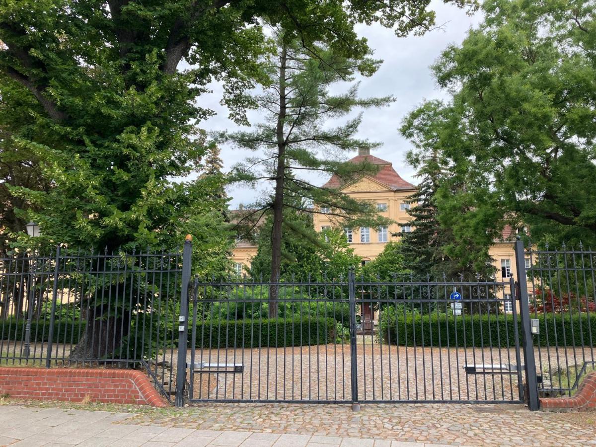 "Ferienwohnung Am Schloss" - Ferienwohnung Mit Blick Auf Das Barbyer Schloss, 5 Gehminuten Bis Zur Elbe Экстерьер фото
